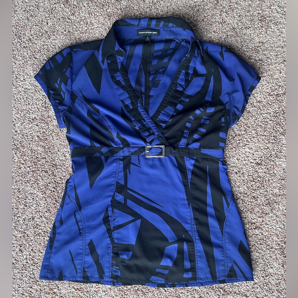 Express Office Siren Y2K Blue‎ and Black Abstract Belted Top